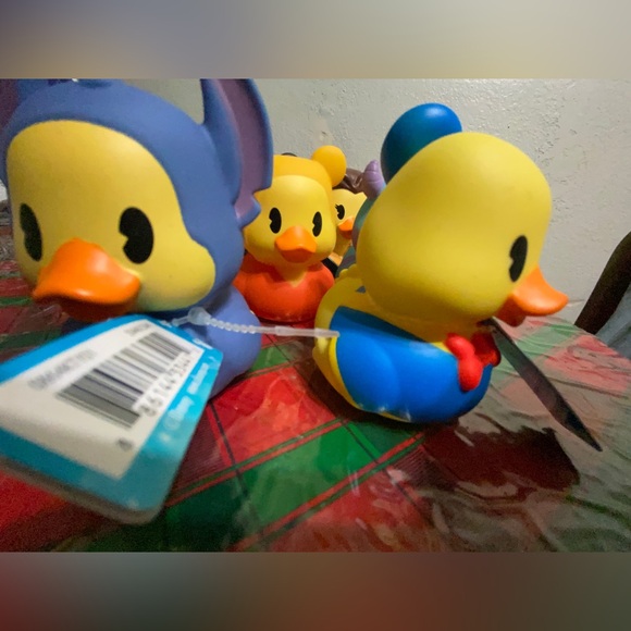 7 DISNEY RUBBER DUCKIES 🐤 - Picture 3 of 5